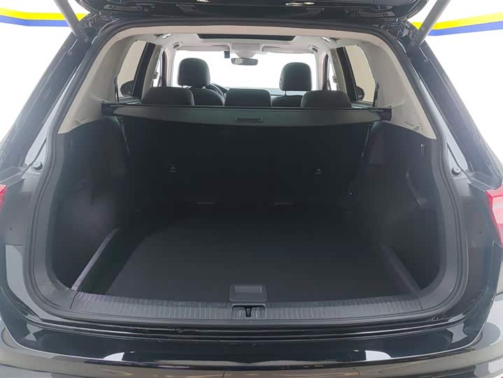 Фото 4 - Volkswagen Tiguan L Pro