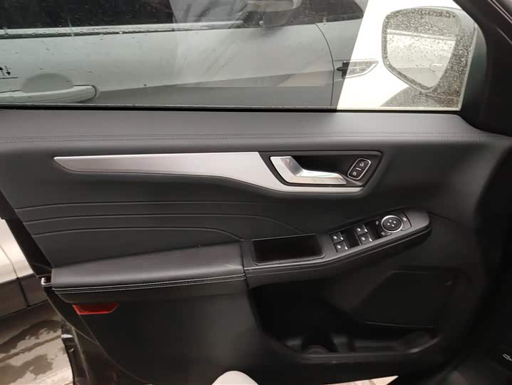 Ford Escape 2024 2024款 EcoBoost 245 两驱耀享款