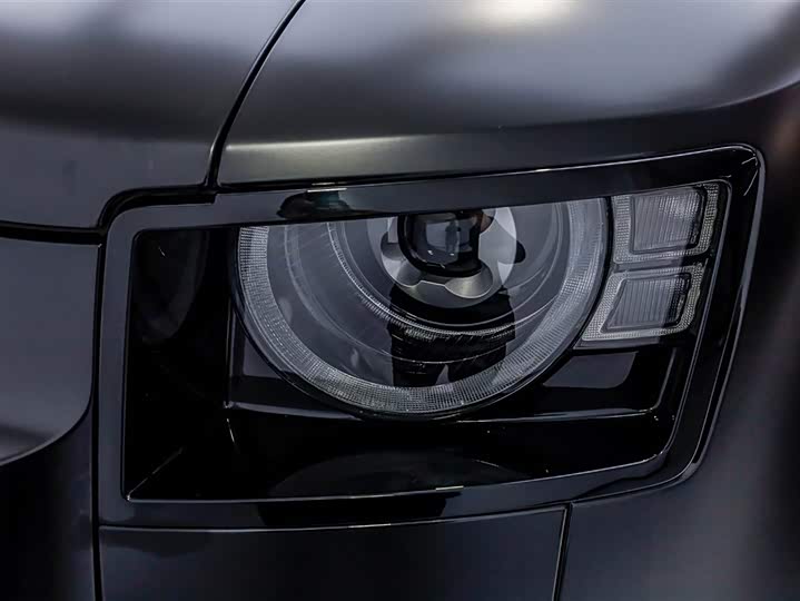 Фото 8 - Land Rover Defender