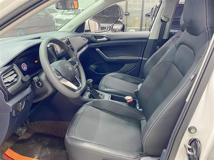 Volkswagen Tharu 2025 2025款 新锐 1.5L 锐进版