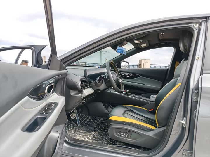 GAC Trumpchi Empow R 2021 2021款 270T DCT J15版