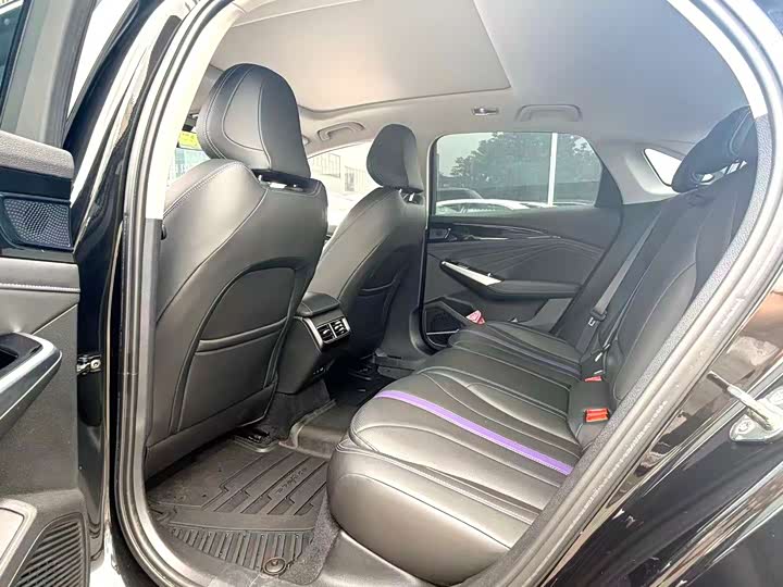 Geely Preface L 2024 2024款 油混 1.5TD 星云版