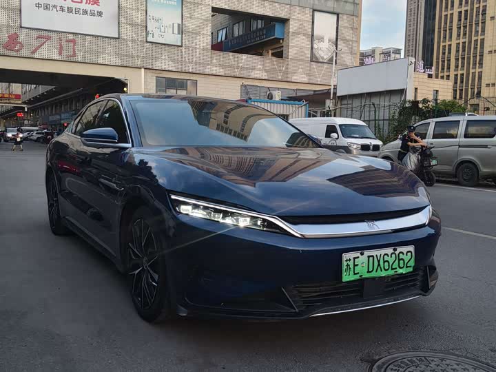 Фото 2 - BYD Han