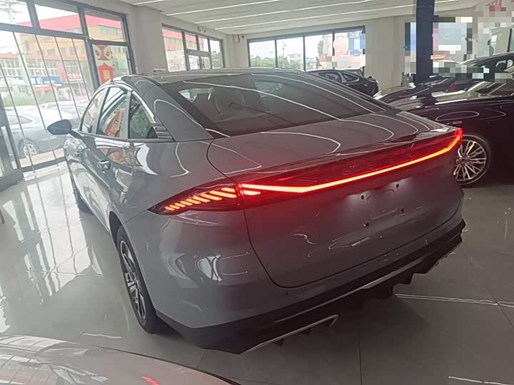 Geely Galaxy L6 2025 2025款 EM-i 140km 探索+版