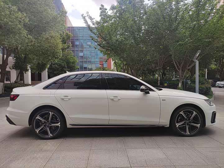 Фото 7 - Audi A4L
