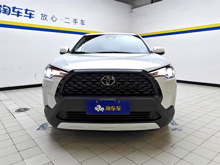 Photo 2 - Toyota Corolla Cross