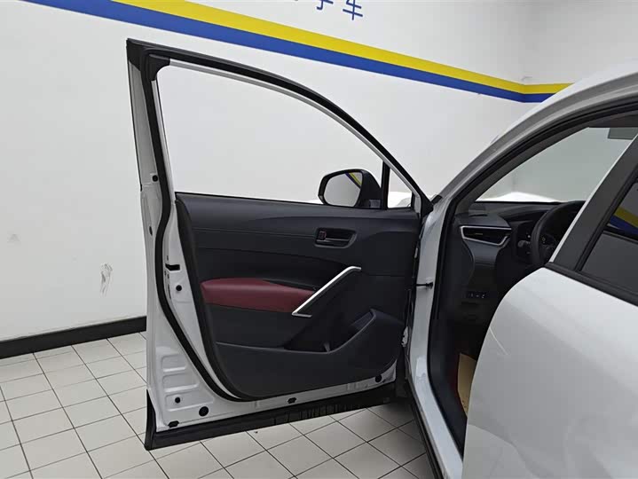 Photo 7 - Toyota Corolla Cross