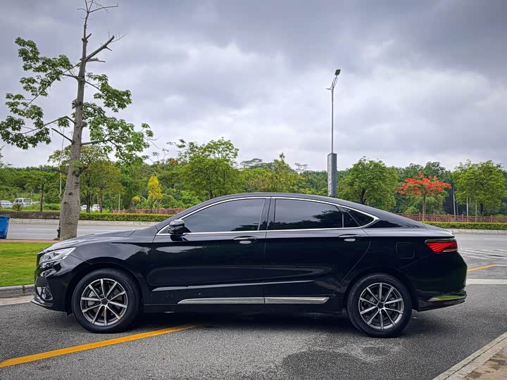 Geely Emgrand GT 2021 2021款 1.8T 领航版+