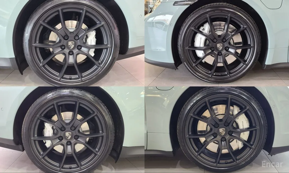 Photo 11 - Porsche Taycan