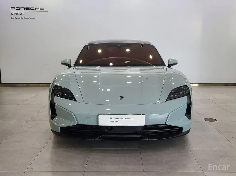Photo 3 - Porsche Taycan