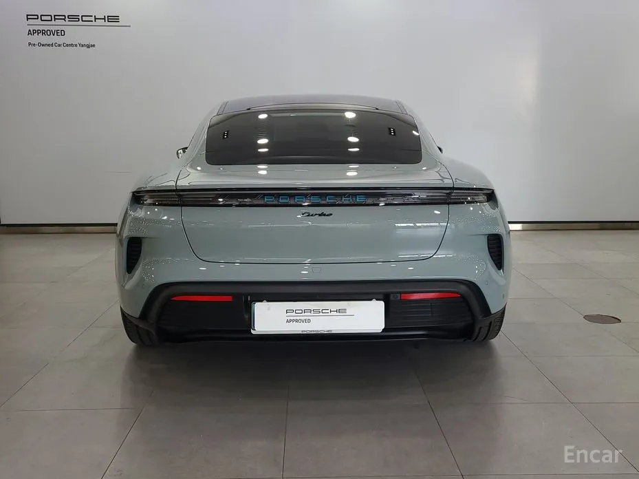 Photo 4 - Porsche Taycan