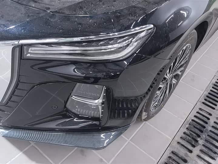Photo 5 - Hongqi H5