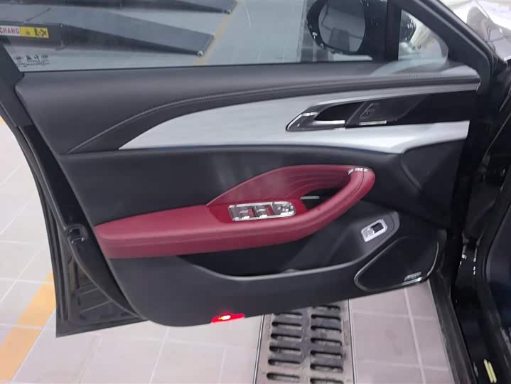 Photo 7 - Hongqi H5