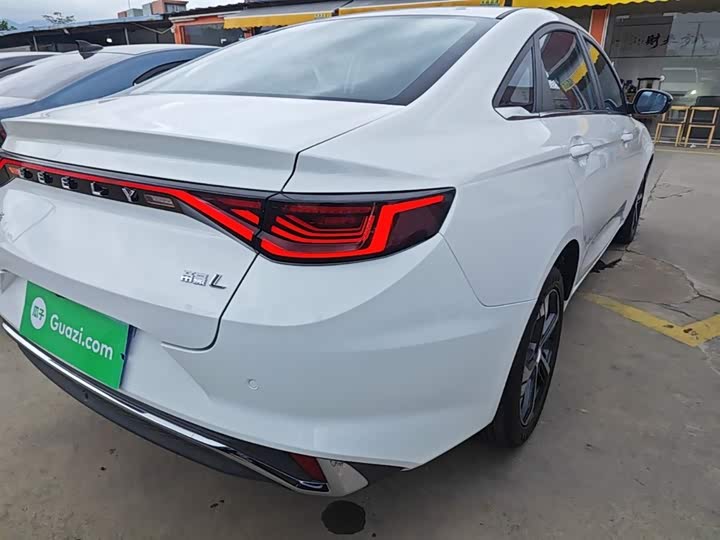 Geely Emgrand L 2022 2022款 1.4T CVT旗舰型