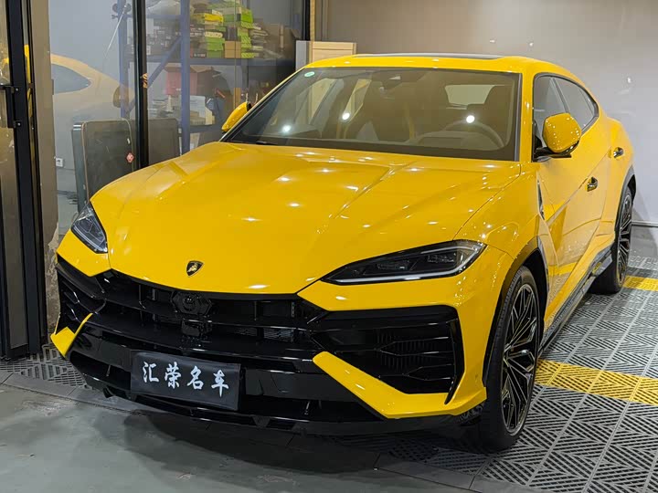 2025 Lamborghini Urus SE