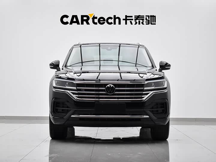 Фото 2 - Volkswagen Touareg