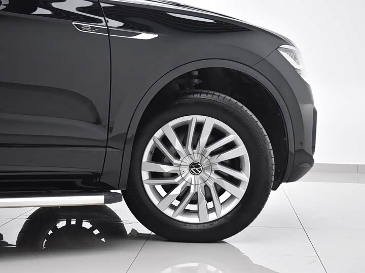 Фото 5 - Volkswagen Touareg