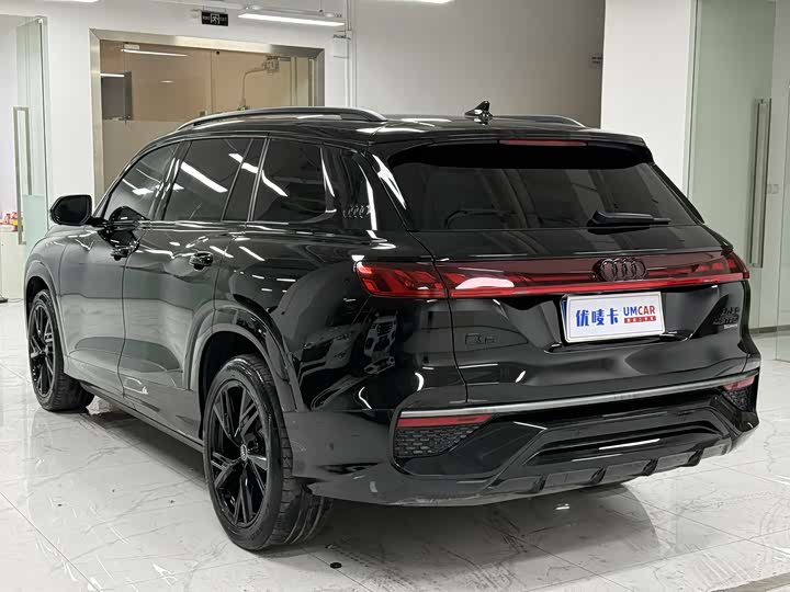 Audi Q6 2024 2024款 45 TFSI quattro 黑武士版 6座