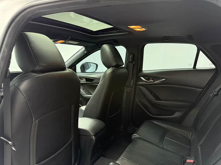 Фото 7 - Mazda CX-4