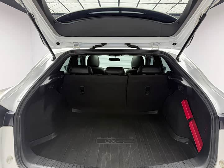 Фото 9 - Mazda CX-4