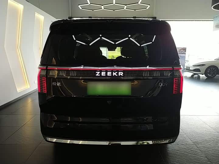 Фото 6 - Zeekr 009