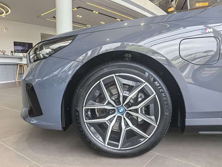 Zdjęcie 7 - BMW i5