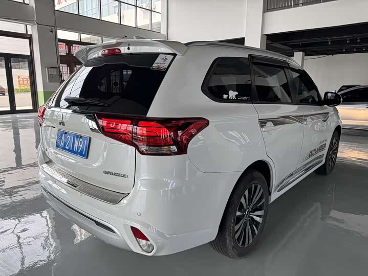 Mitsubishi Outlander 2021 2021款 2.0L 两驱畅享版 5座