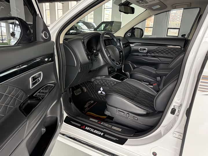 Mitsubishi Outlander 2021 2021款 2.0L 两驱畅享版 5座