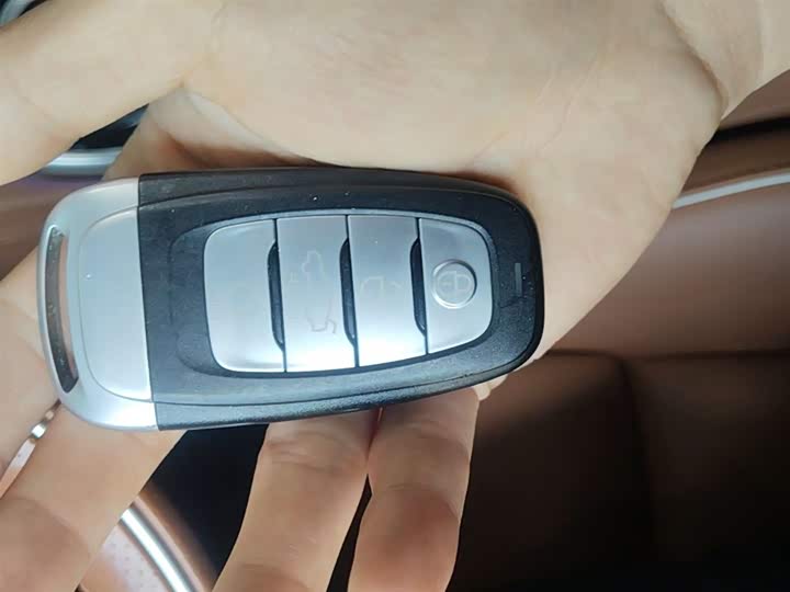 Zdjęcie 9 - Hongqi H9