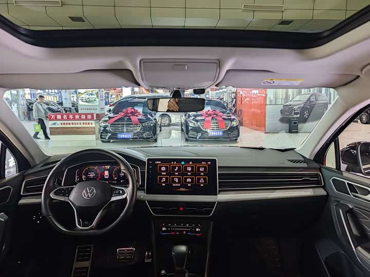 Фото 5 - Volkswagen Tiguan L Pro