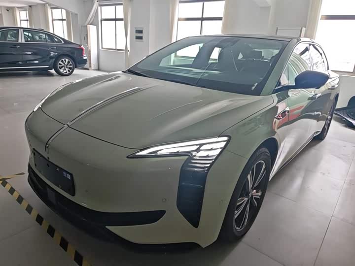 2025 Hongqi EH7