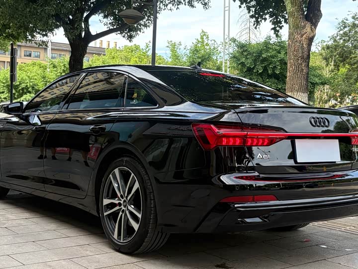 Zdjęcie 4 - Audi A6L