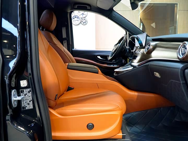 Mercedes-Benz V-Class 2022 2022款 V 260 L 长轴距尊贵版