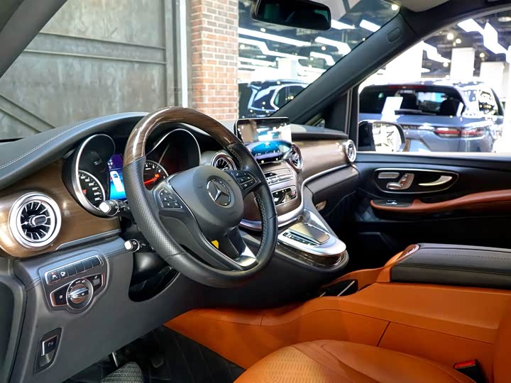 Mercedes-Benz V-Class 2022 2022款 V 260 L 长轴距尊贵版