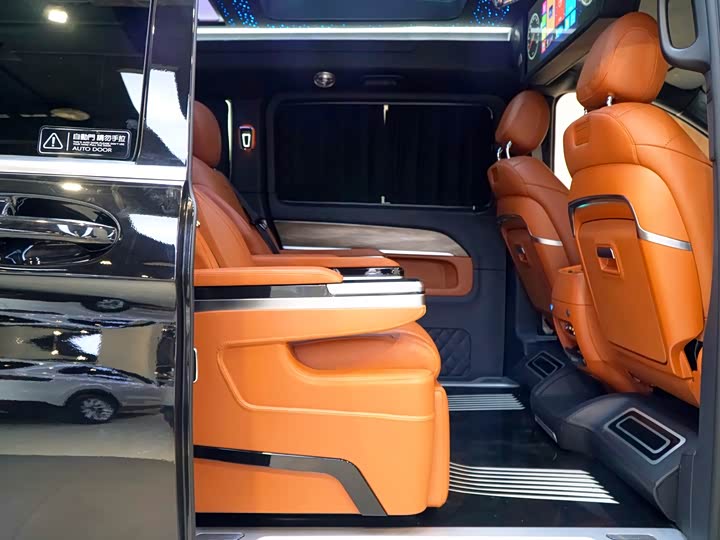 Mercedes-Benz V-Class 2022 2022款 V 260 L 长轴距尊贵版