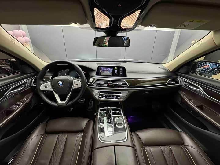 Фото 5 - BMW 7 Series