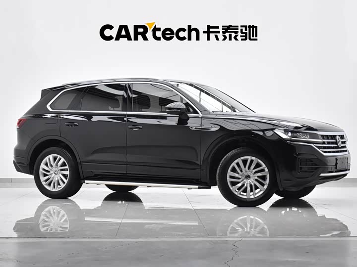 Фото 3 - Volkswagen Touareg