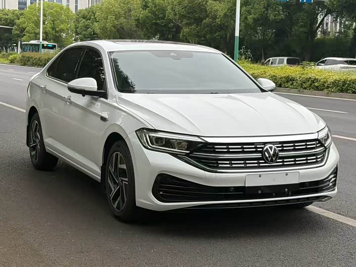 Фото 1 - Volkswagen Sagitar L
