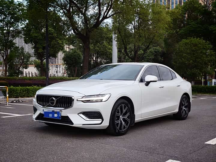 Volvo S60 2025 2025款 B4 智逸豪华版
