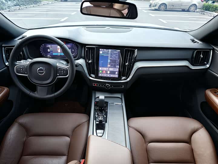 Volvo S60 2025 2025款 B4 智逸豪华版