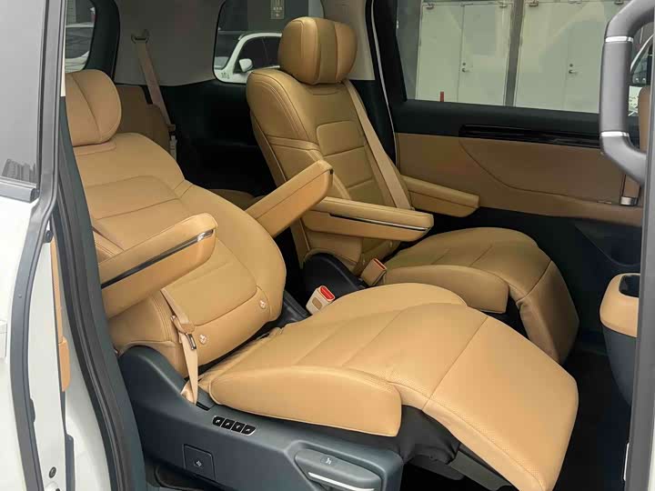 GAC Trumpchi E8 2024 2024款 荣耀系列 2.0L 智在版