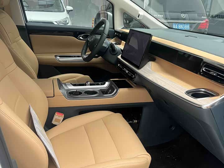 GAC Trumpchi E8 2024 2024款 荣耀系列 2.0L 智在版