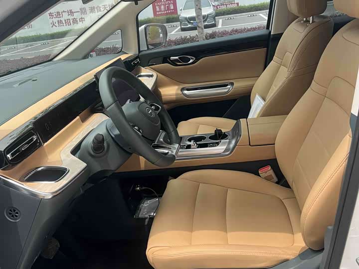 GAC Trumpchi E8 2024 2024款 荣耀系列 2.0L 智在版