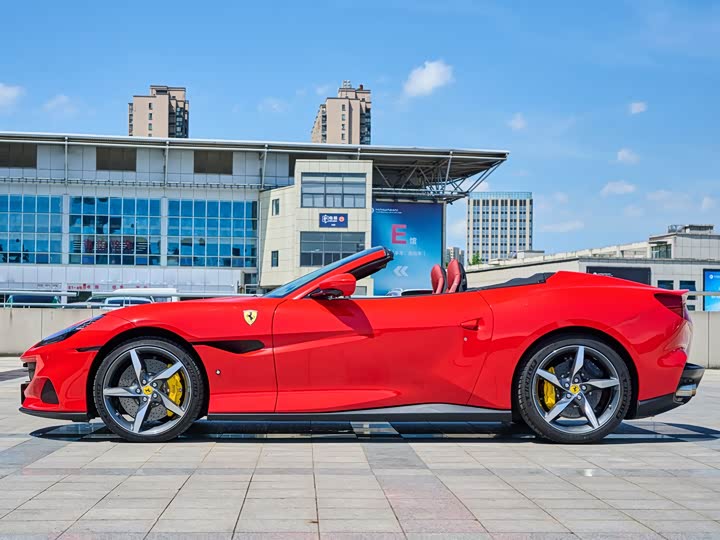 Фото 4 - Ferrari Portofino