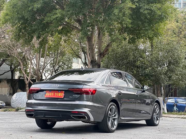 Фото 7 - Audi A4L
