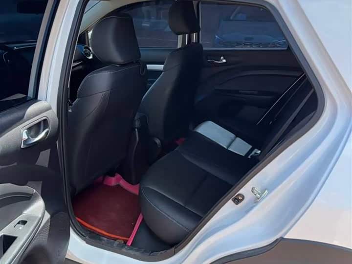 Kia KX1 2021 2021款 1.4L CVT趣享版
