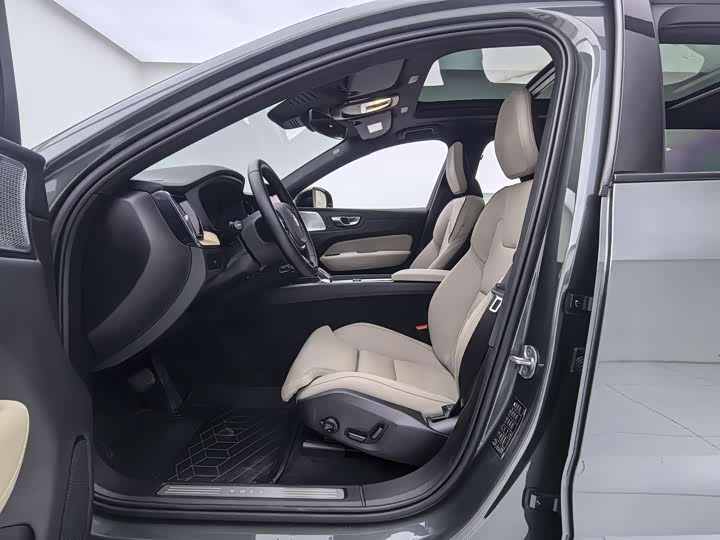 Volvo XC60 2026 2026款 B5 四驱智远运动版