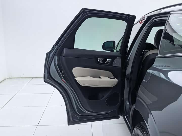Volvo XC60 2026 2026款 B5 四驱智远运动版