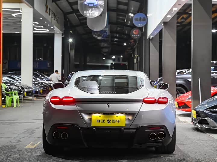 Фото 6 - Ferrari Roma