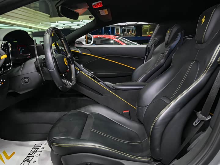 Фото 9 - Ferrari Roma